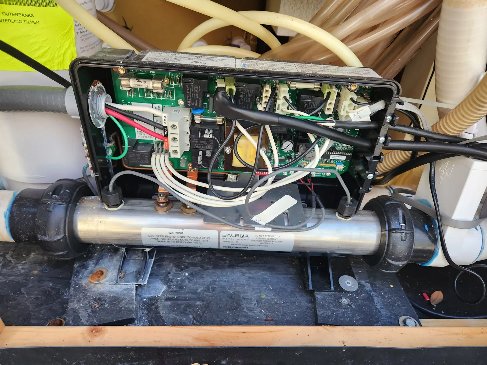 Old hot tub control pack and heater opened up for diagnosis in Brooksville