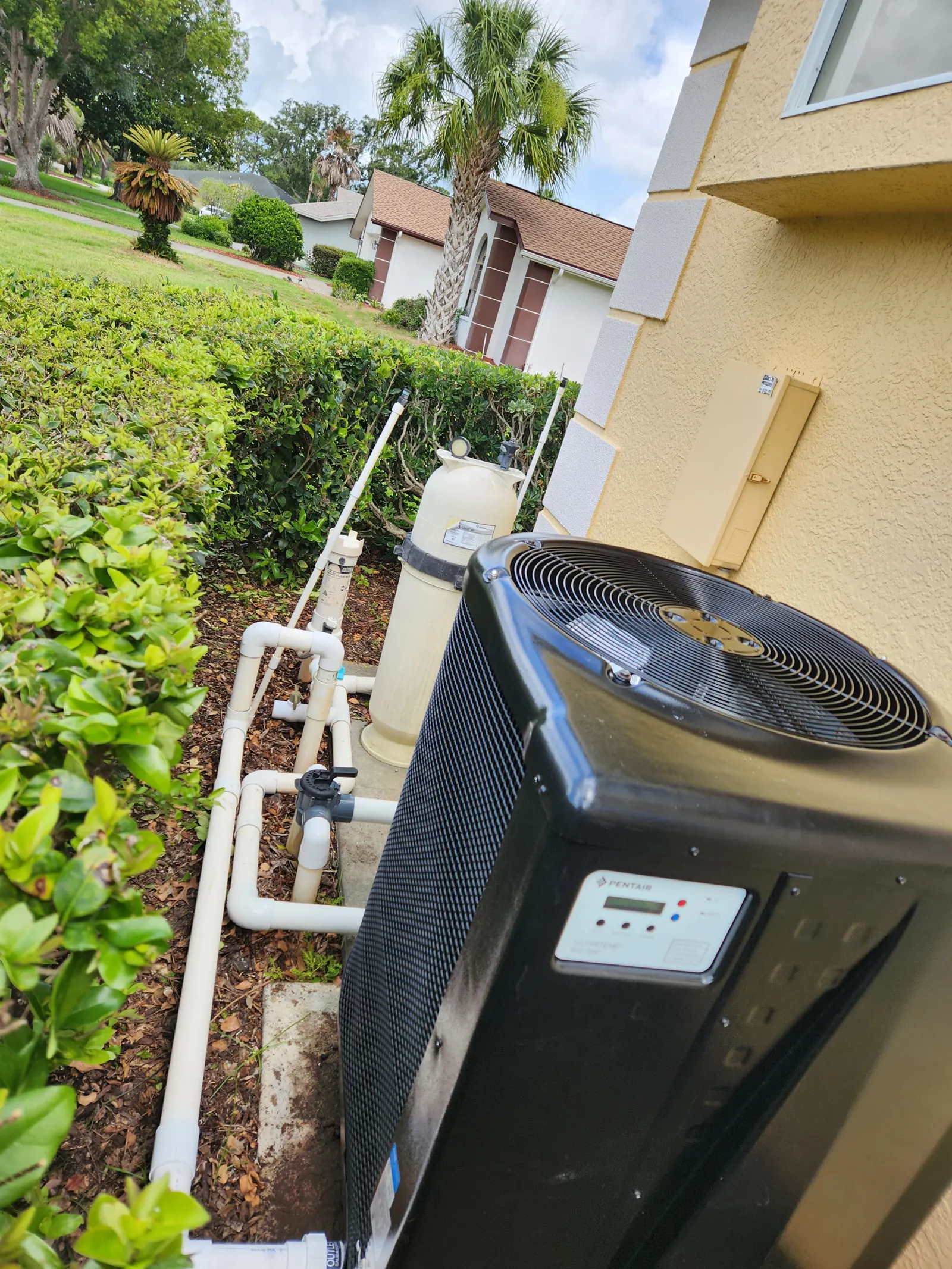 New Pentair UltraTemp pool heat pump installed in Weeki Wachee
